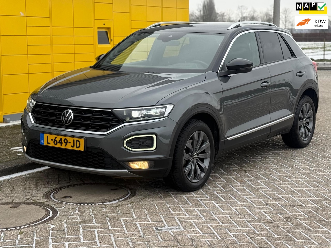 Volkswagen T-Roc - 1.5 TSI Sport Bj 2021 Facelift Automaat Virtual Xenon Nieuwst - AutoWereld.nl