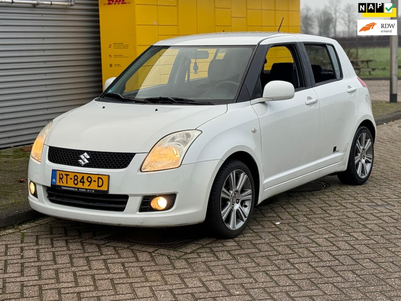 Suzuki Swift - 1.3 Base Bj 2008 5Drs ECC Airco Navi stoelverw. LM Velgen - AutoWereld.nl