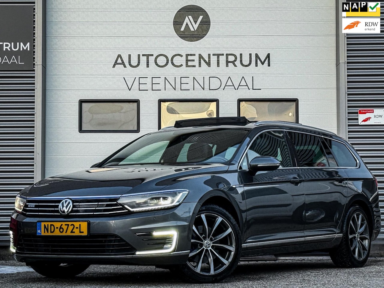 Volkswagen Passat Variant - GTE 1.4 TSI DSG Highline PANO/VIRTUAL/TREKHAAK/CARPLAY/ACC/KEYLESS - AutoWereld.nl