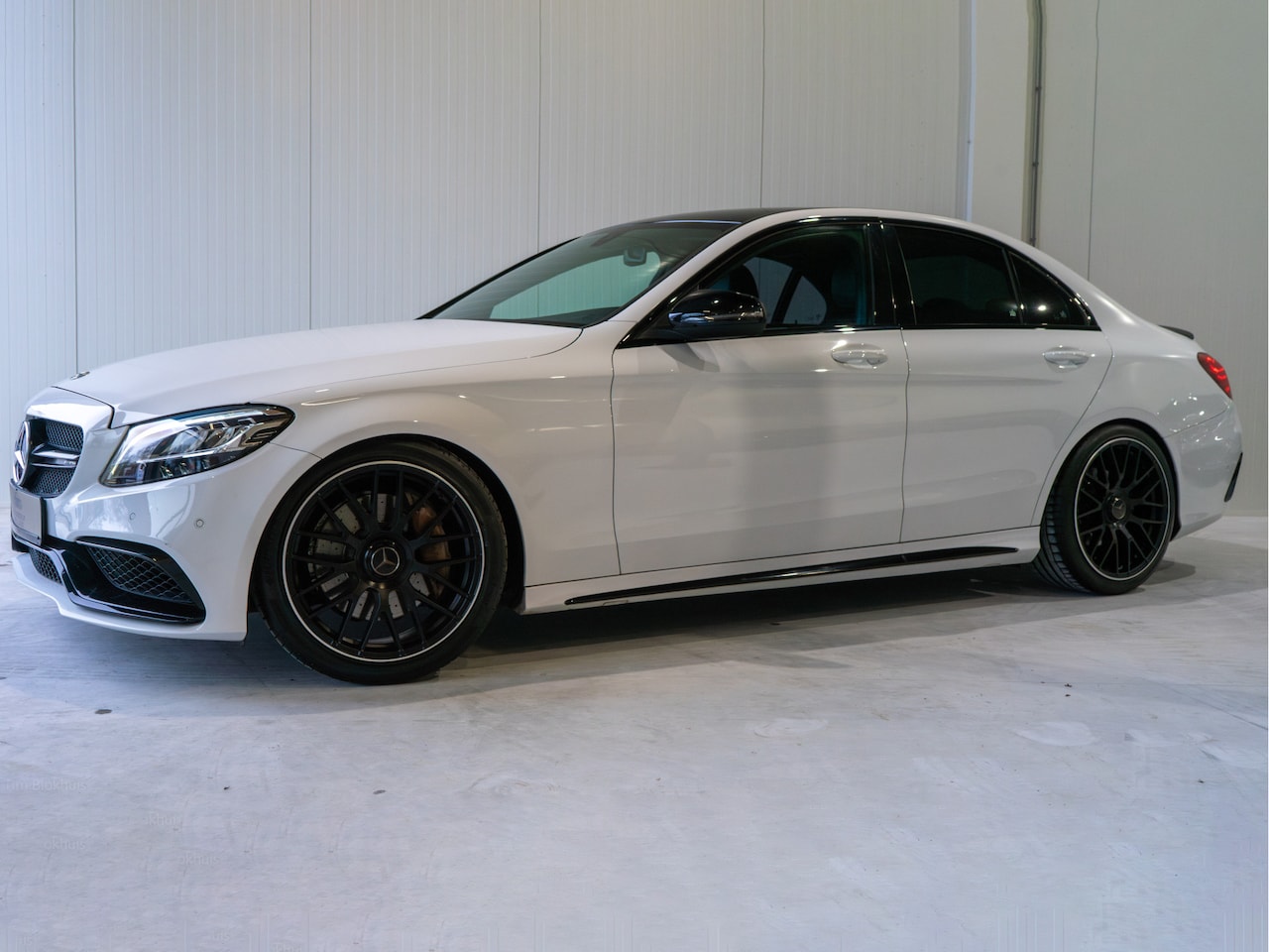 Mercedes-Benz C-klasse - 180 Business Solution Plus Upgrade Edition I AMG-line I Facelift I Leer I Camera I Carplay - AutoWereld.nl