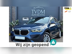 BMW X1 - SDrive18i High Executive|LEDER|NAV|STOELVERW|CAMERA|TREKHAAK