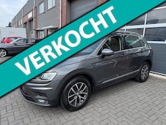 Volkswagen Tiguan - 1.5 TSI Highline LED ACC Pano Lane Carplay