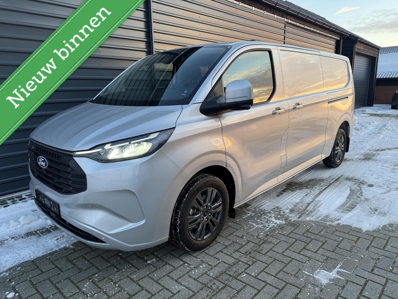 Ford Transit Custom - 2.5 PHEV Multicab 5 Pers.2 x Schuifdeur - AutoWereld.nl