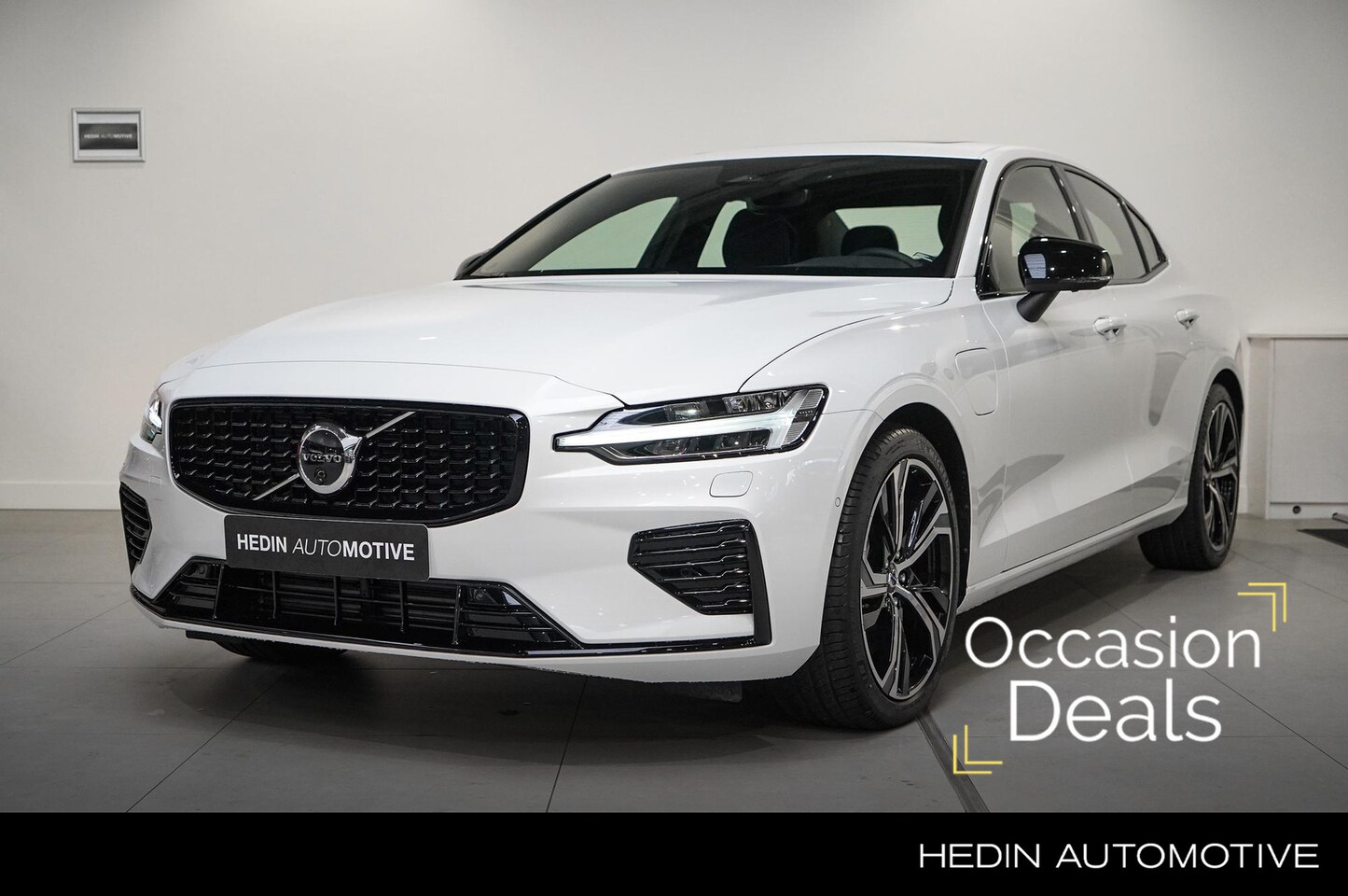 Volvo S60 - Recharge T6 AWD Ultimate Dark 350pk | 360° Parkeer Camera | Harman & Kardon Audio | Panora - AutoWereld.nl