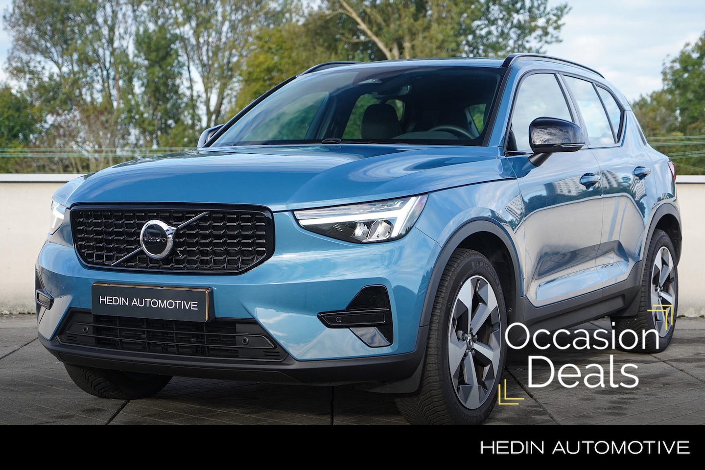 Volvo XC40 - 2.0 B4 Plus Dark | Verwarmbare voorruit | Trekhaak | 360 Camera | 19 inch | Google Automot - AutoWereld.nl