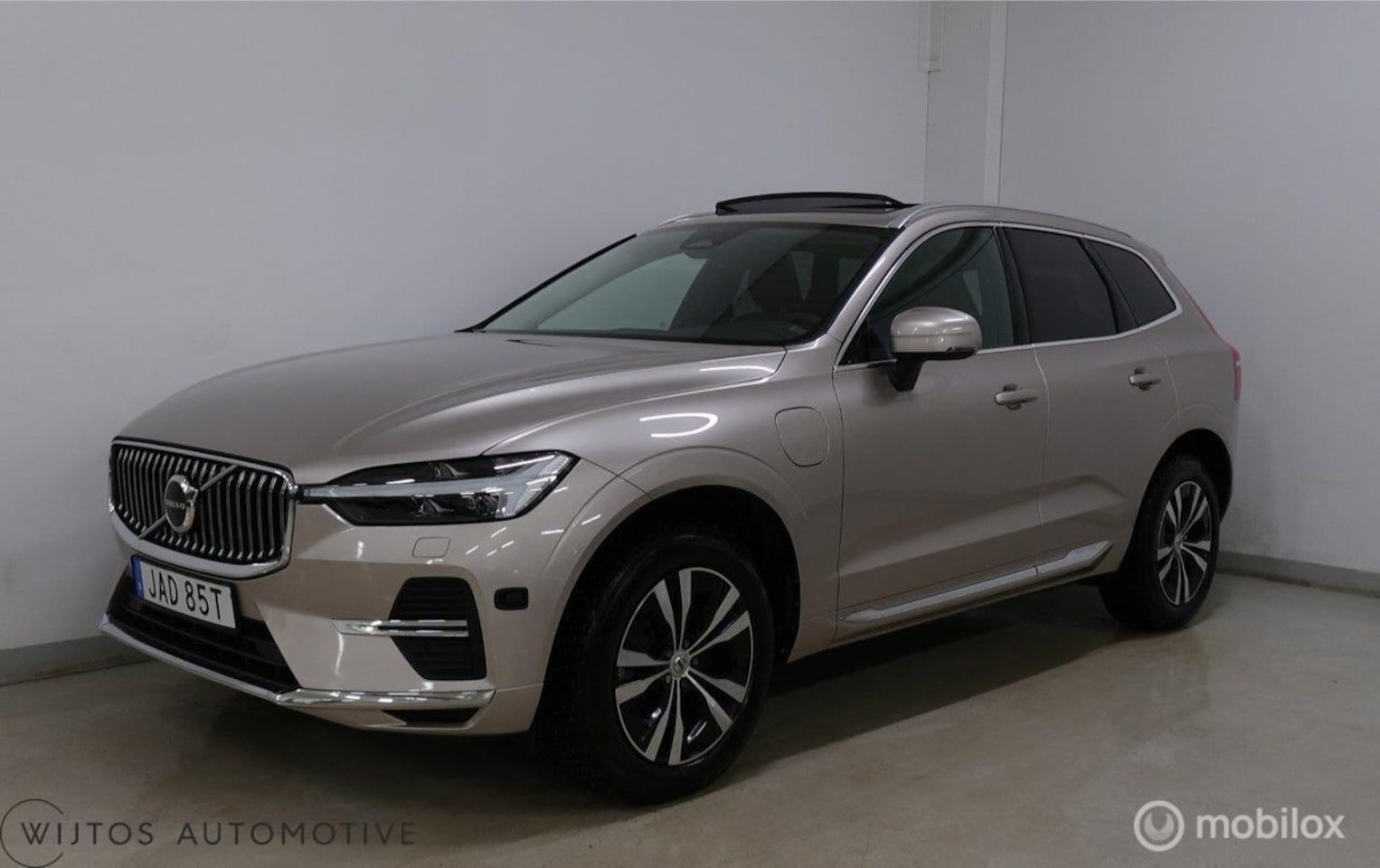 Volvo XC60 - 2.0 T6 Plug-in hybrid AWD Plus Bright 2.0 T6 Plug-in hybrid AWD Plus Bright, trekhaak - AutoWereld.nl