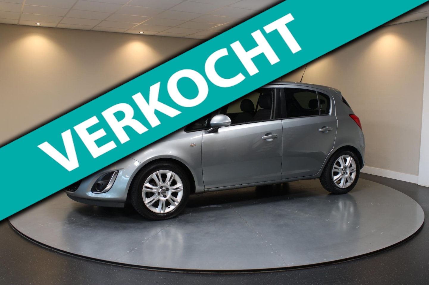 Opel Corsa - 1.4-16V BlitZ *Top onderhouden* Airco|Cruise|Navi|5 Deurs|NAP - AutoWereld.nl