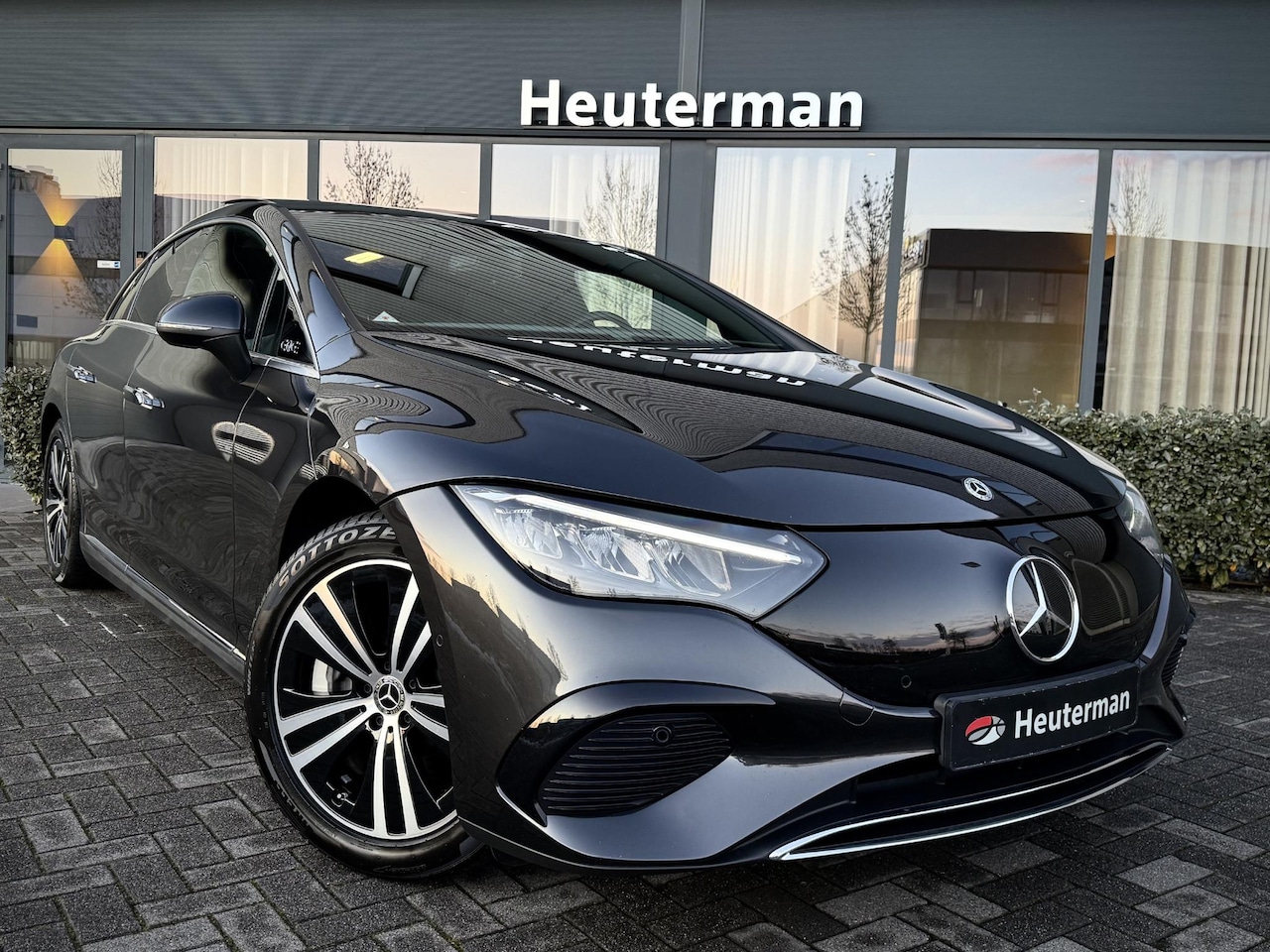 Mercedes-Benz EQE - 300 Business Edition 89 kWh 300 Business Edition 89 kWh - AutoWereld.nl