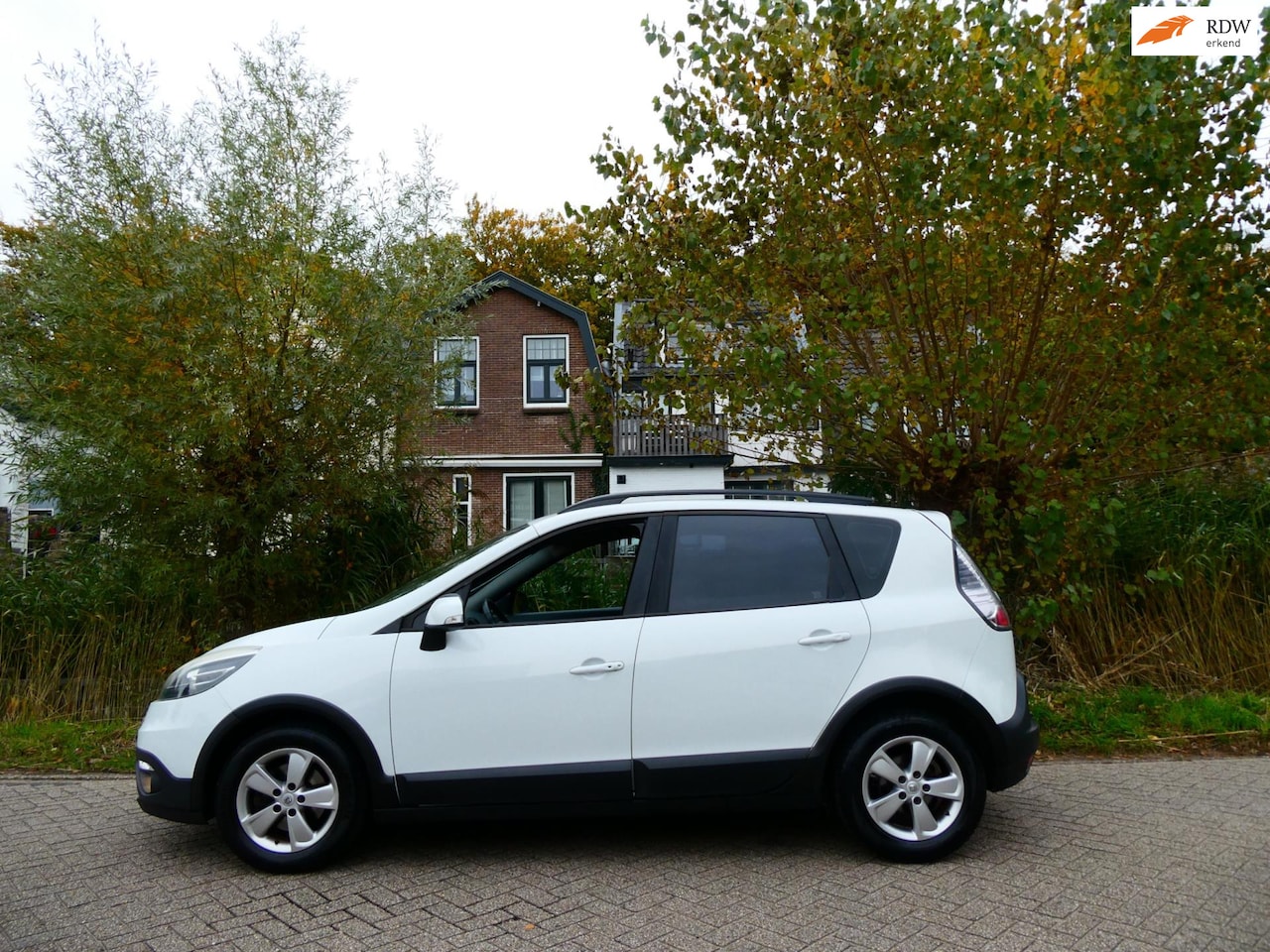 Renault Scénic Xmod - 1.2 TCe 116pk 151.000km Clima Cruise Navi Trekhaak 1300kg - AutoWereld.nl