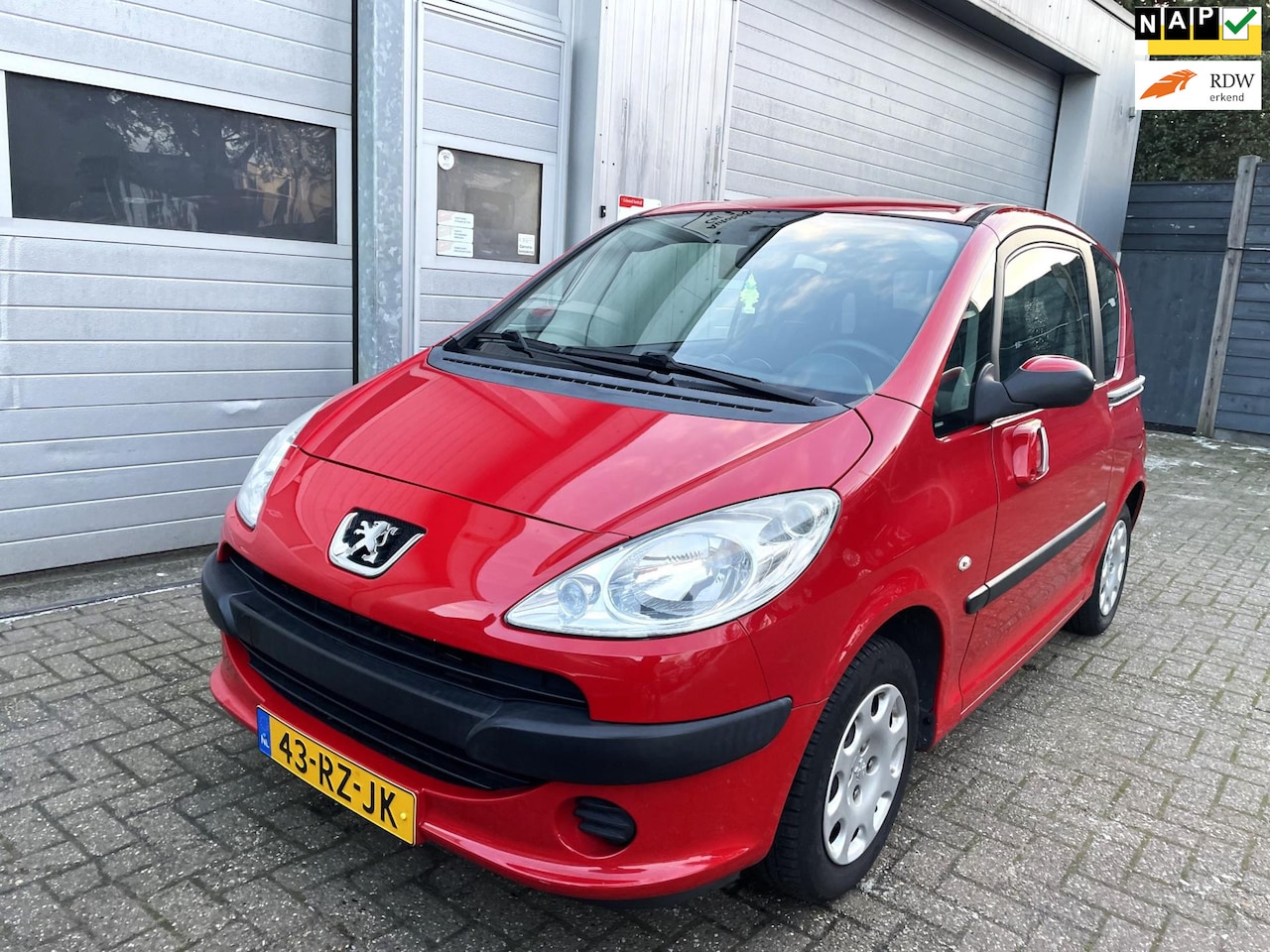 Peugeot 1007 - 1.4 Urban 2005-Schuifdeuren-Elek.Pakket-APK - AutoWereld.nl