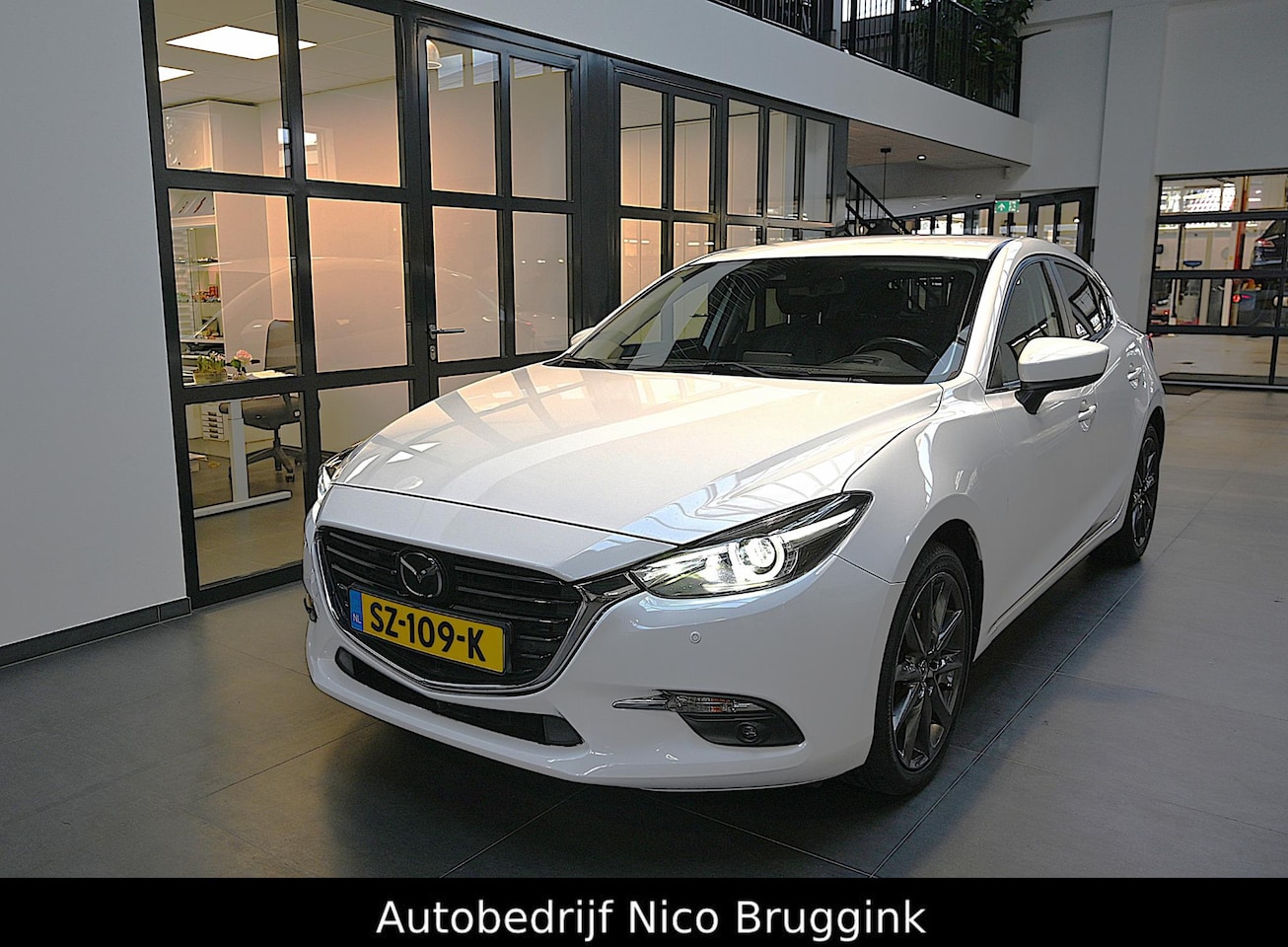 Mazda 3 - SkyActiv-G 120 6MT GT-M *Trekhaak* *Dealeronderhouden* *All-in prijs* - AutoWereld.nl