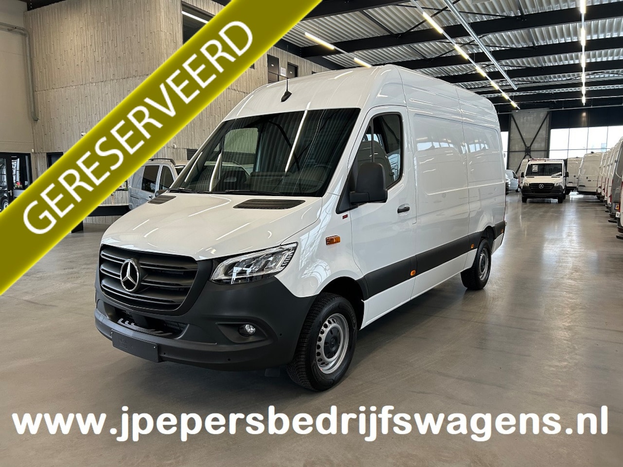 Mercedes-Benz Sprinter - 317 CDI L2 H2 Pro / LED / MBUX / Navigatie / Camera / Parkeersensoren / Cruise control / A - AutoWereld.nl