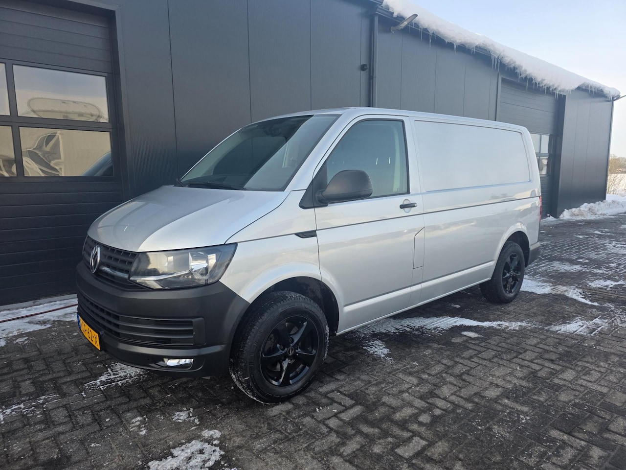 Volkswagen Transporter - 2.0 TDI Comfortline LEER 2015! zeer mooie bus - AutoWereld.nl