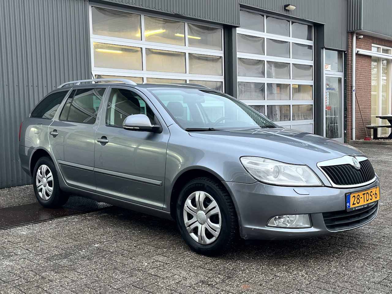 Skoda Octavia Combi - 1.4 TSI Greentech Elegance Business Line Airco Trekhaak Export prijs !! Apk 01-2027 - AutoWereld.nl