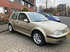 Volkswagen Golf - 1.4-16V Comfortline