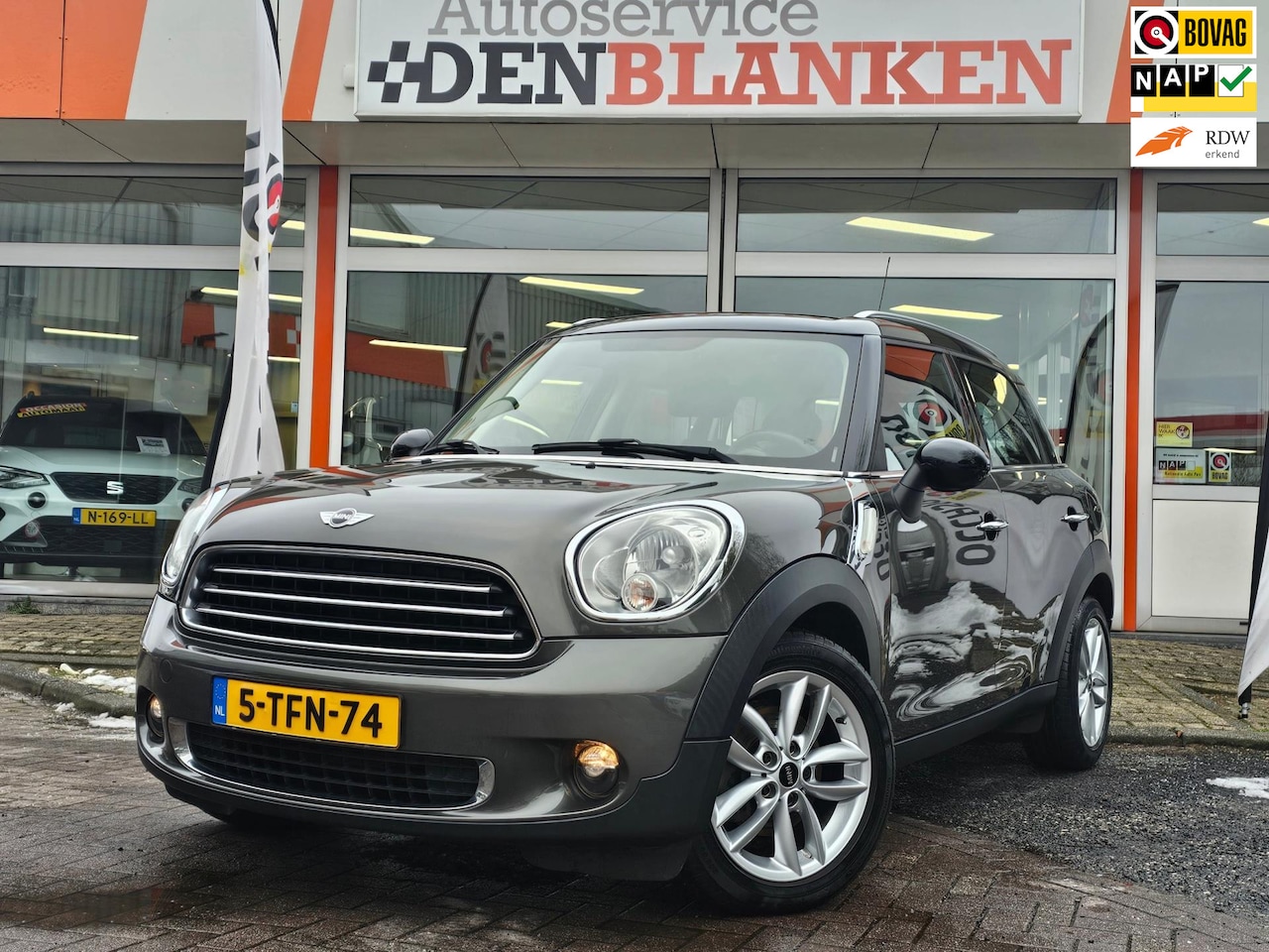 MINI Countryman - Mini 1.6 Cooper BJ.2014 / Navigatie / Climate Control / Pdc / Cruise / 17"Lmv - AutoWereld.nl