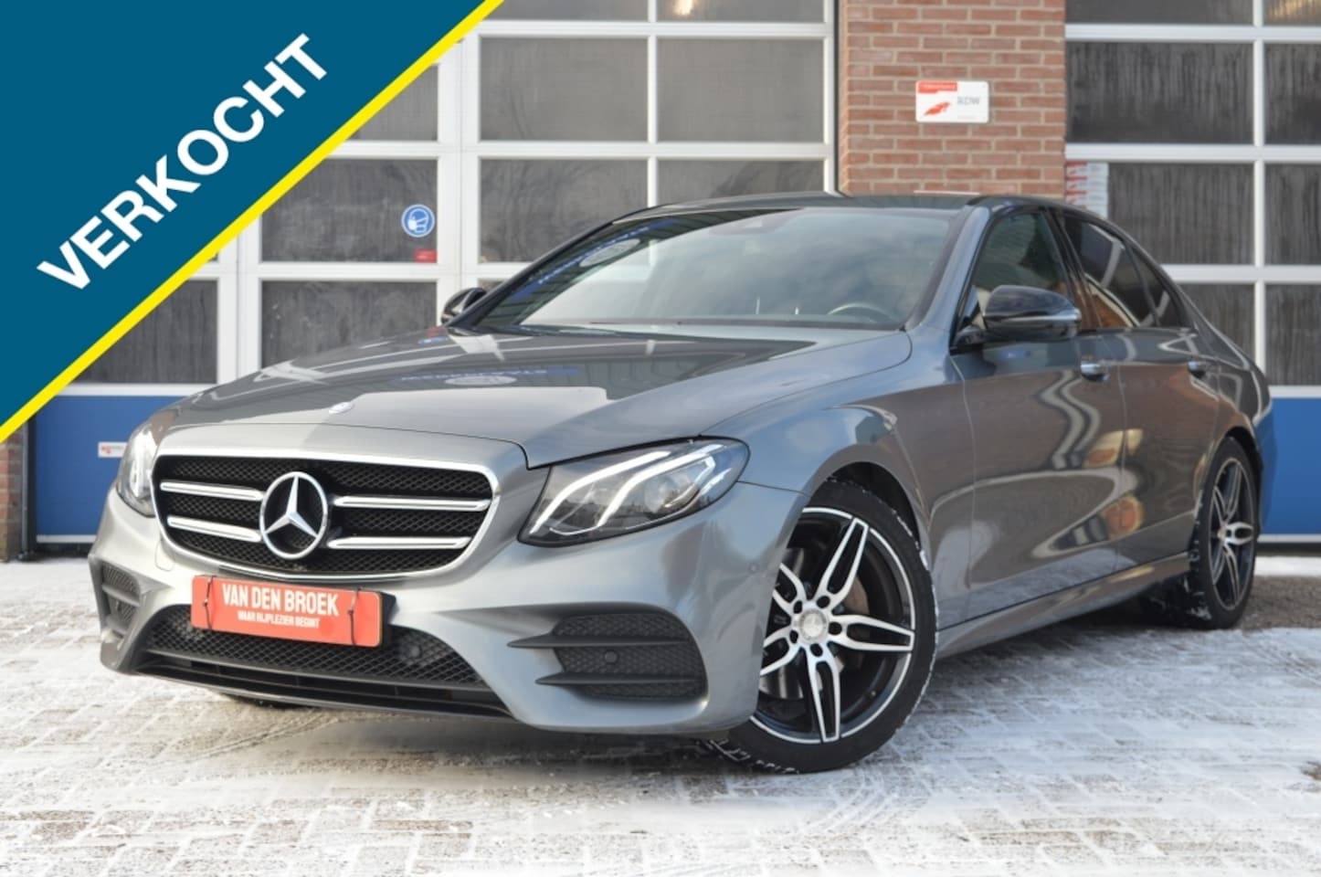 Mercedes-Benz E-klasse - 200 AMG | AUT - CAMERA - BURMESTER - AutoWereld.nl