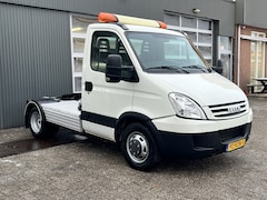 Iveco Daily - 35C15 146pk Be-trekker Deze mag 7400 kg trekken 3-persoons uitvoering Tachograaf Euro 5 be