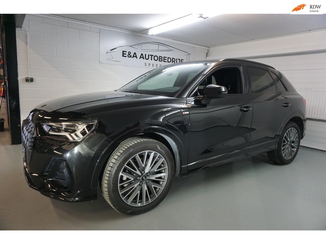 Audi Q3 - 45 TFSI e S edition 2X S-Line PLUG IN/DEALER ONDERHOUDEN - AutoWereld.nl