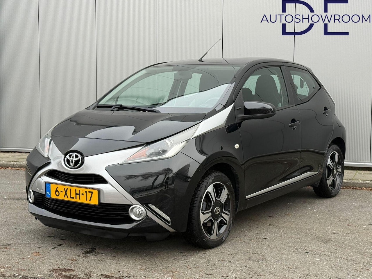 Toyota Aygo - 1.0 VVT-i x-play Luxury | Clima | Navigatie | Keyless | Uniek | Historie! - AutoWereld.nl