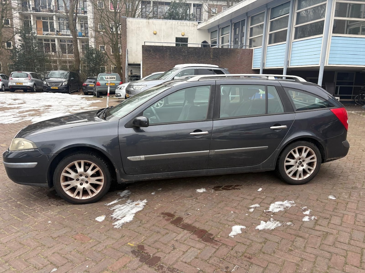 Renault Laguna Grand Tour - 2.0-16V Privilège 2.0-16V Privilège - AutoWereld.nl