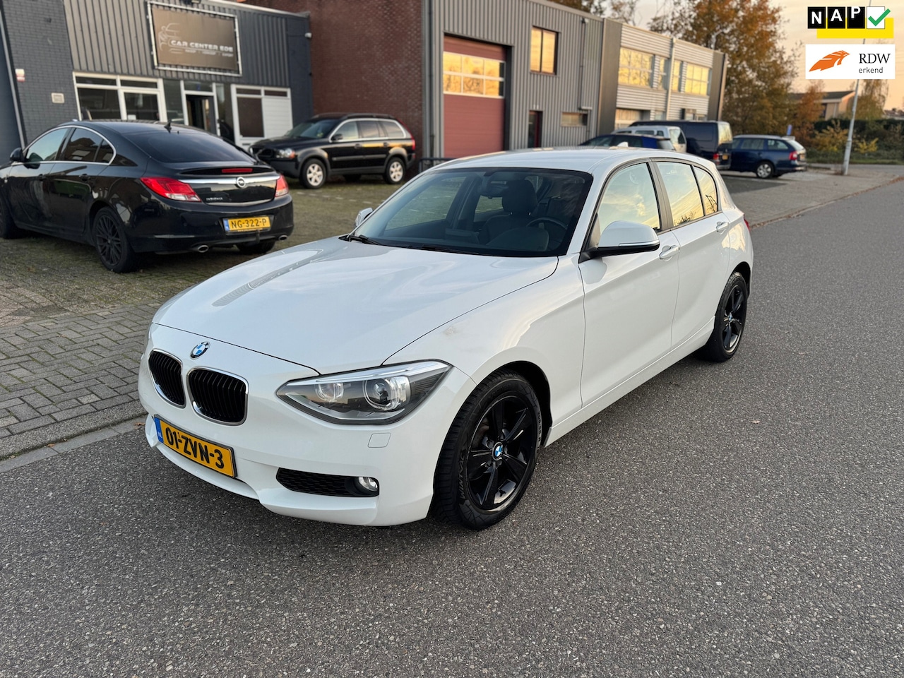 BMW 1-serie - 116i 5DRS AUT8 2013 Wit | LEER | STOELVW | NW APK - AutoWereld.nl