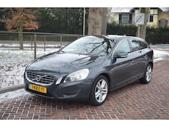 Volvo V60 - 1.6 T3 Momentum Org NL/NAP/dealer onderhouden