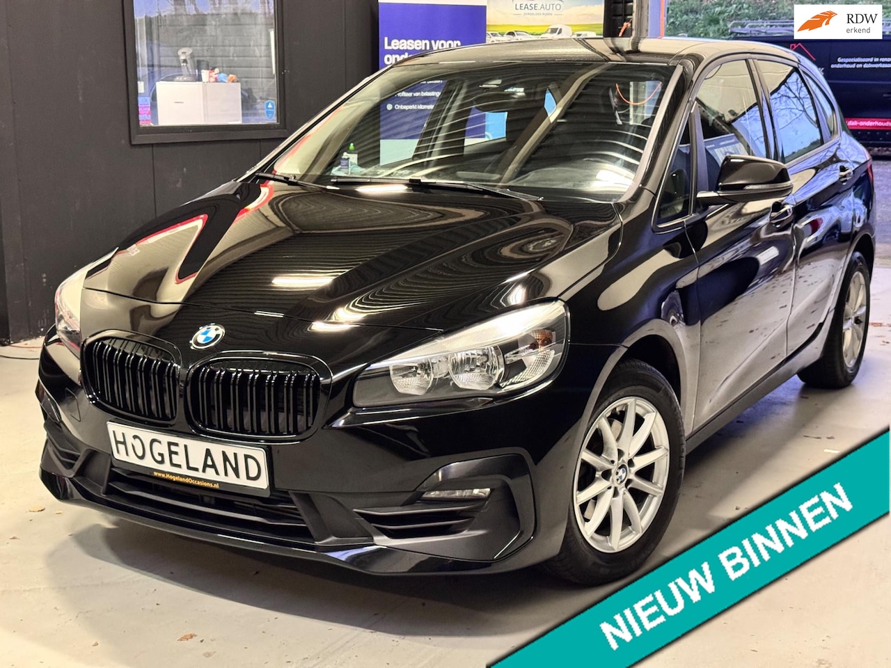 BMW 2-serie Active Tourer - 218i LCI High Executive AUTOMAAT PDC GARANTIE - AutoWereld.nl