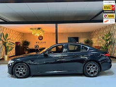 Alfa Romeo Giulia - 2.0T Super Garantie Camera Navigatie Cruise Control Rijklaar