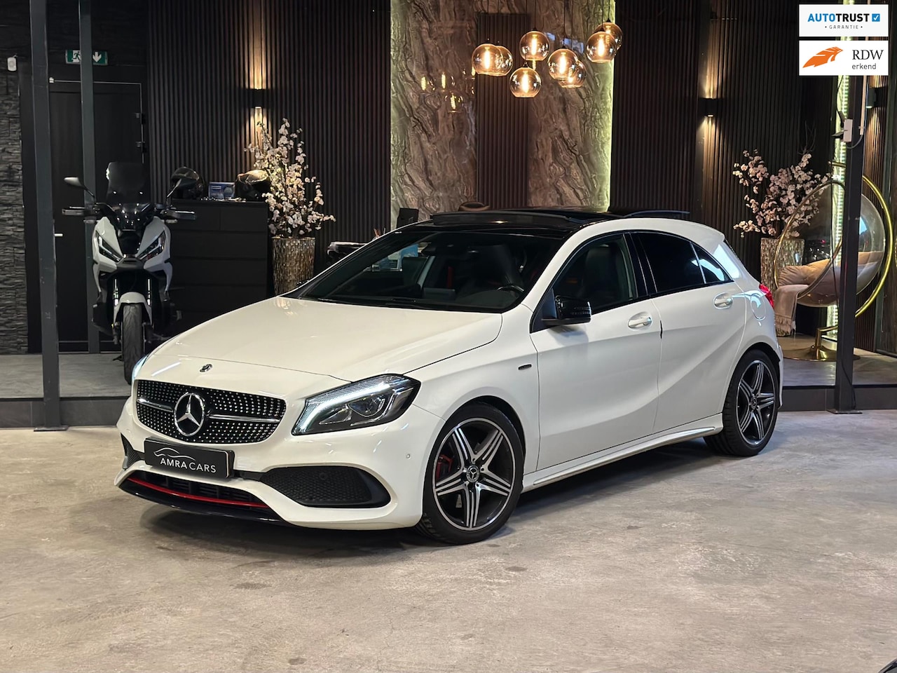 Mercedes-Benz A-klasse - 250 Sport AMG|PANO|LEDER|SFEER! - AutoWereld.nl