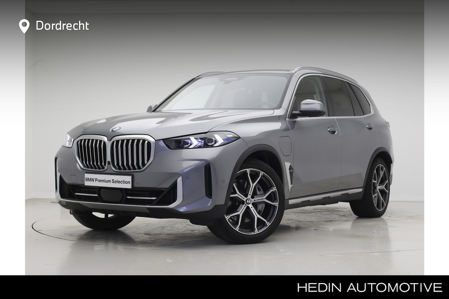 BMW X5 - xDrive50e | 2024 | Trekhaak | Harman Kardon | 20" M-Sport | Softclose | Driving Assistant - AutoWereld.nl