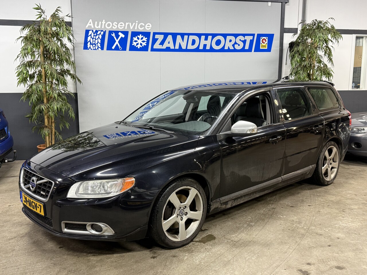 Volvo V70 - 2.0T R-Design // Autom // Leer // Xenon - AutoWereld.nl