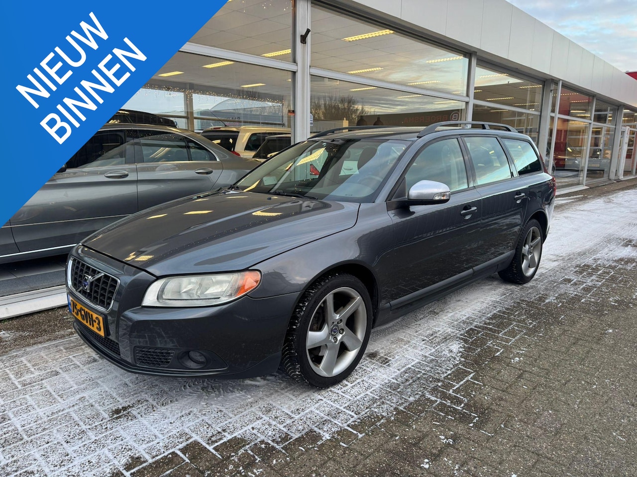 Volvo V70 - 2.5T Kinetic | Automaat | Airco | Lederen bekleding | Trekhaak |  Elektrische ramen | Crui - AutoWereld.nl