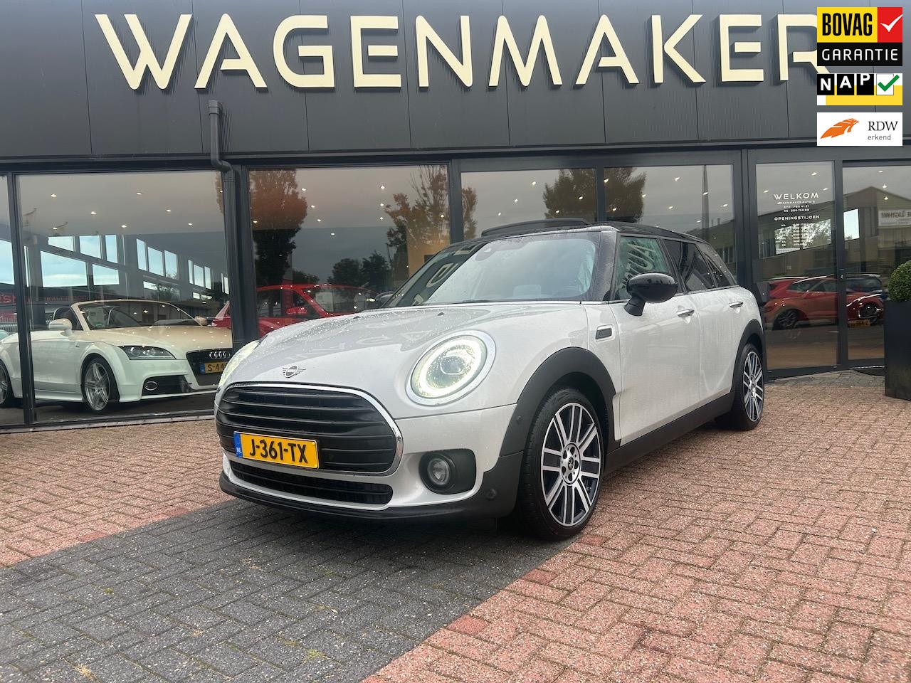 MINI Clubman - Mini 1.5 Cooper Richmond Park Edition AUT|PANO! - AutoWereld.nl