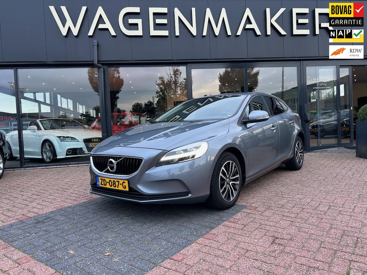 Volvo V40 - 1.5 T2 Polar+ AUT|Clima|Cruise|NAVI|Goed Onderhoud - AutoWereld.nl