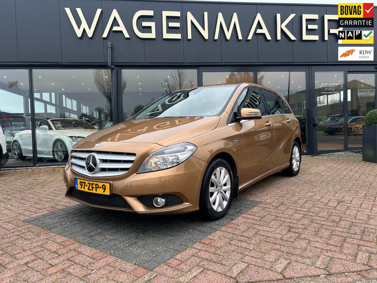Mercedes-Benz B-klasse - 180 AUTOMAAT|Airco|Cruise|Dealer Onderhoud - AutoWereld.nl