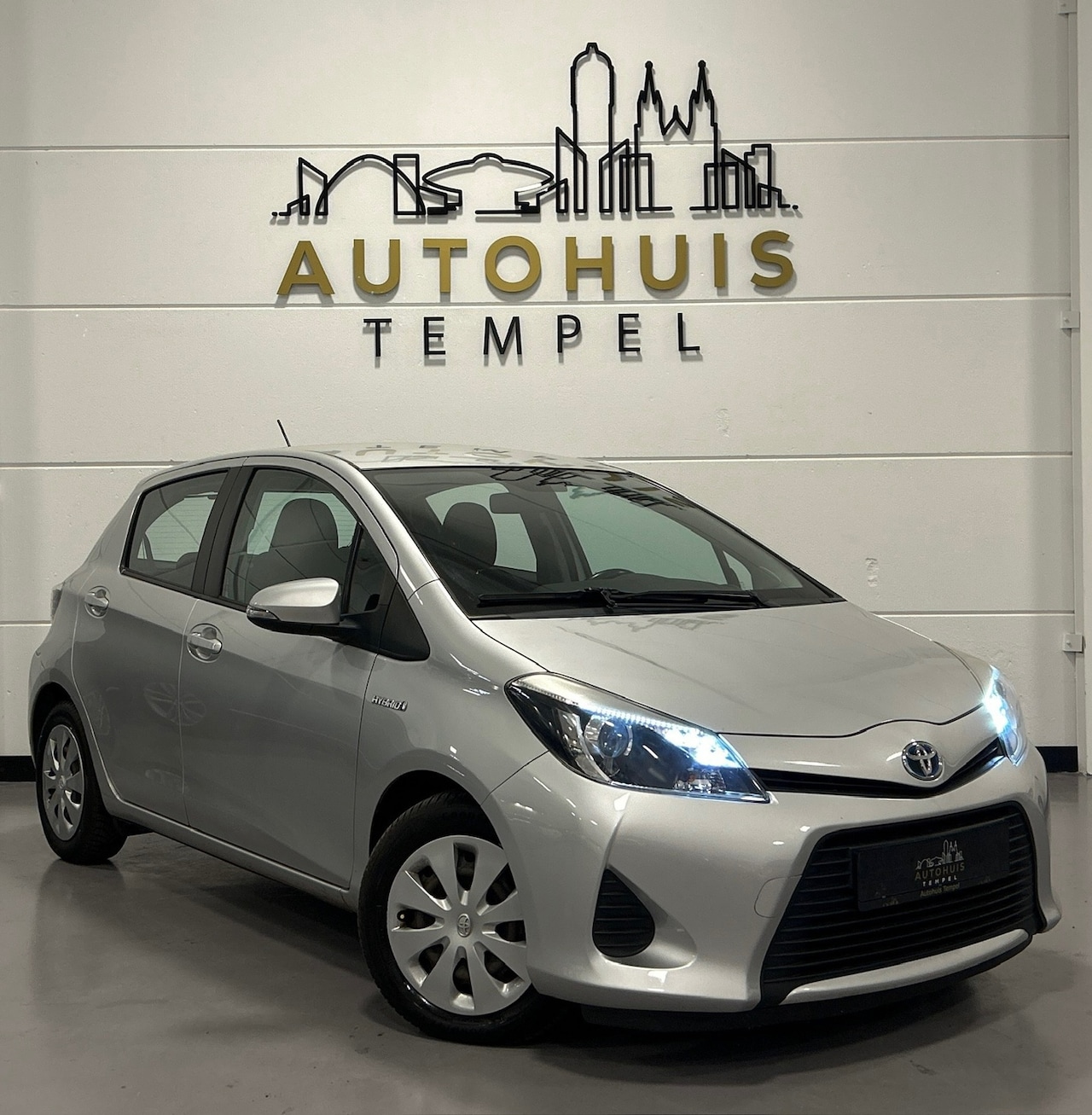 Toyota Yaris - 1.5 Full Hybrid Aspiration Airco Automaat Climate Camera 5Deurs Isofix Nwe Apk - AutoWereld.nl