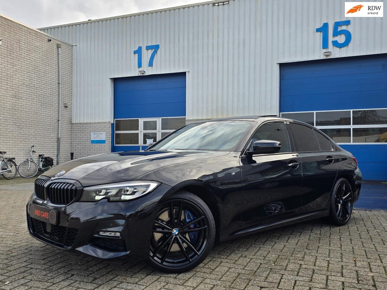 BMW 3-serie - 330i High Executive AUTOMAAT/M PAKKET/SCHUIFDAK/PDC - AutoWereld.nl
