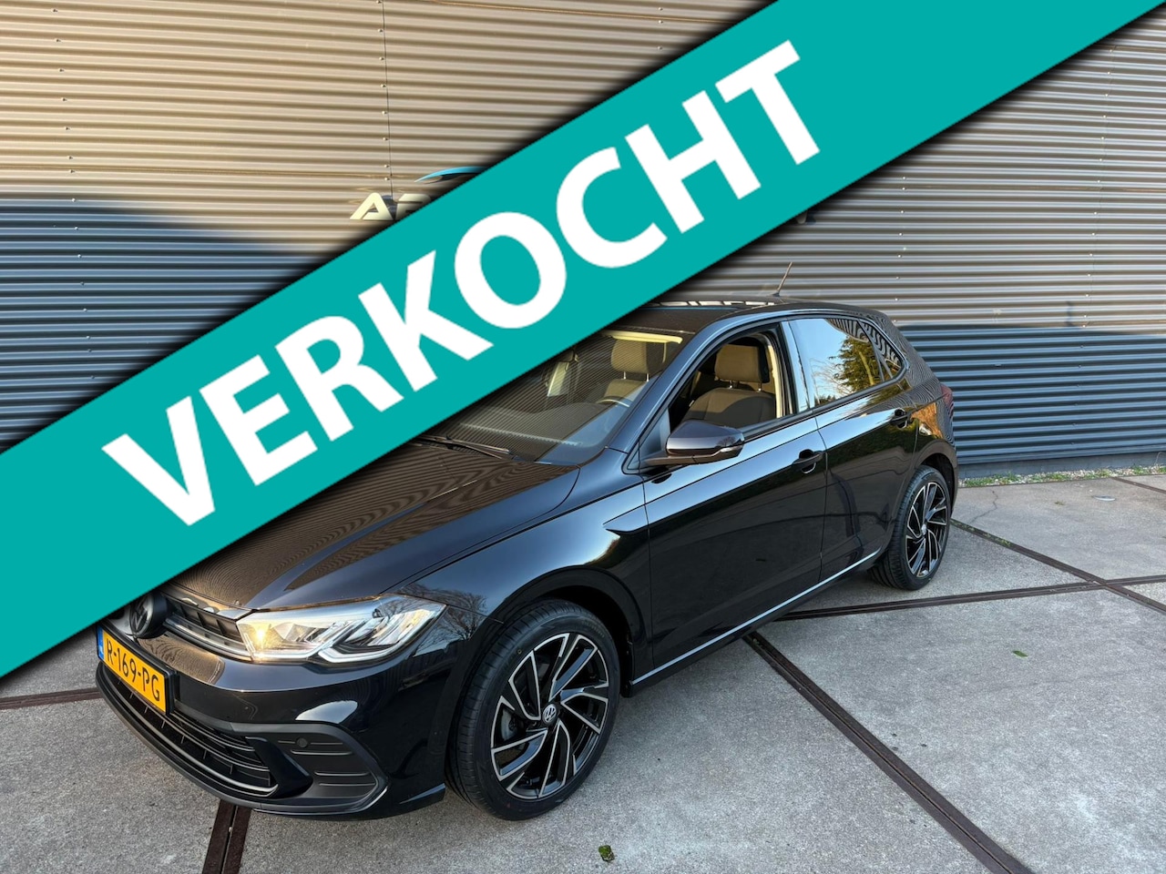 Volkswagen Polo - 1.0 TSI Life LM VELGEN/ CARPLAY/ CAMERA - AutoWereld.nl