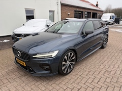 Volvo V60 - B3 R-Design Full Option BowersenWilkins Schuifdak HUD