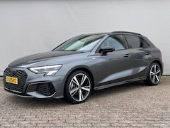 Audi A3 Sportback - 35 TFSI | S Edition | Trekhaak | 19 inch | Keyless | Zwart optiek