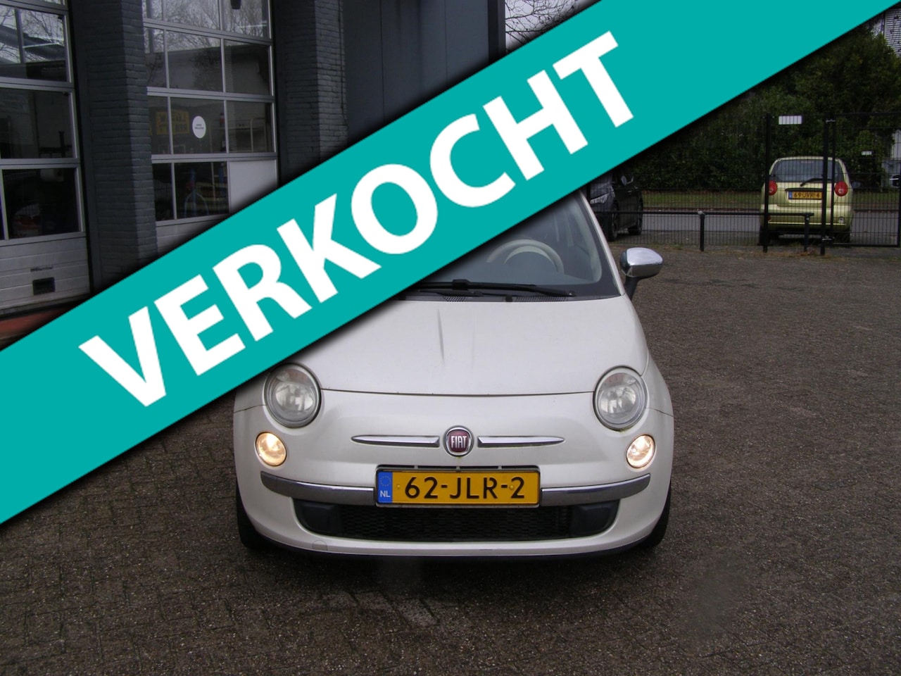 Fiat 500 - 1.2 Lounge automaat en airco en panorama dak - AutoWereld.nl