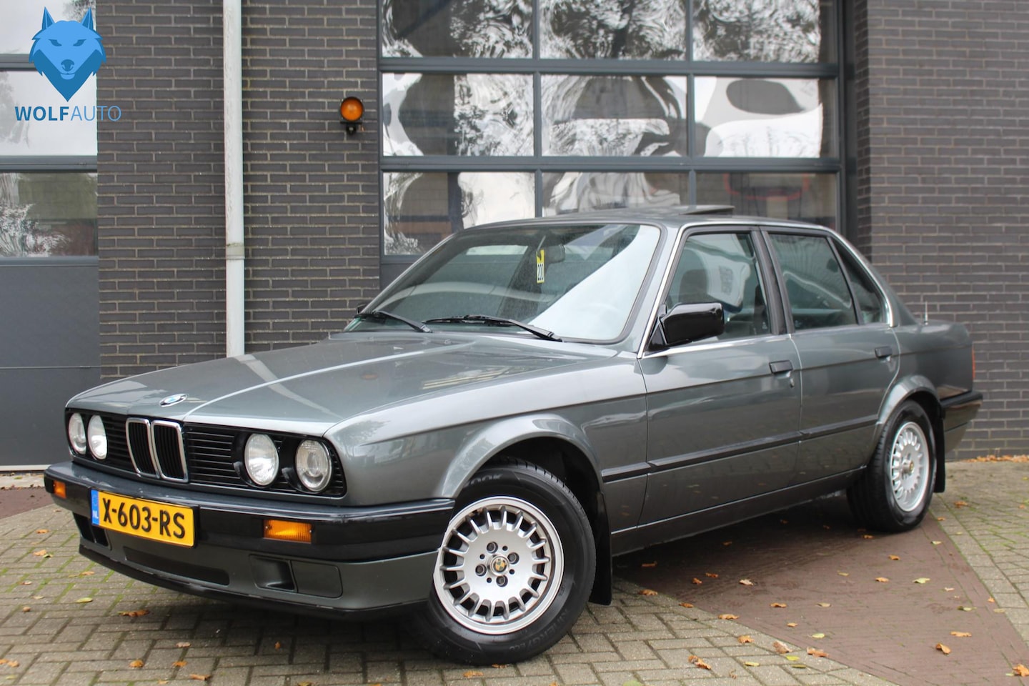 BMW 3-serie - 320i 6 Cilinder ORIGINELE STAAT! UNIEKE AUTO! AUTOMAAT - AutoWereld.nl
