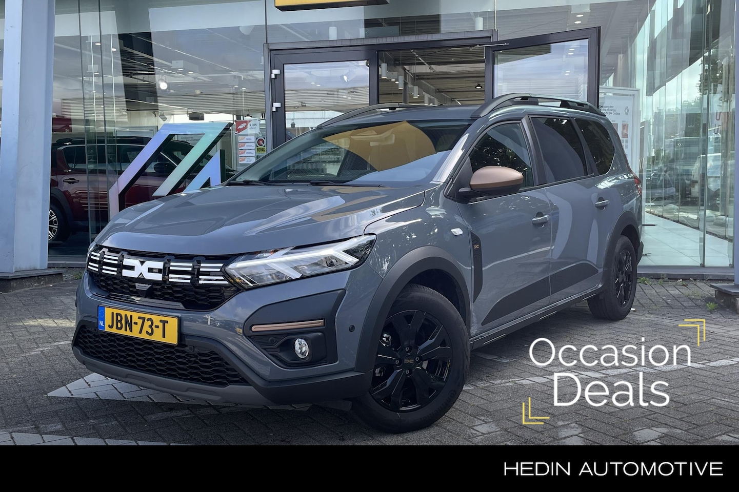 Dacia Jogger - 1.6 Hybrid 140PK Extreme 7p. AUTOMAAT | NAVIGATIE | CARPLAY | DODEHOEK | CAMERA | SENSOREN - AutoWereld.nl