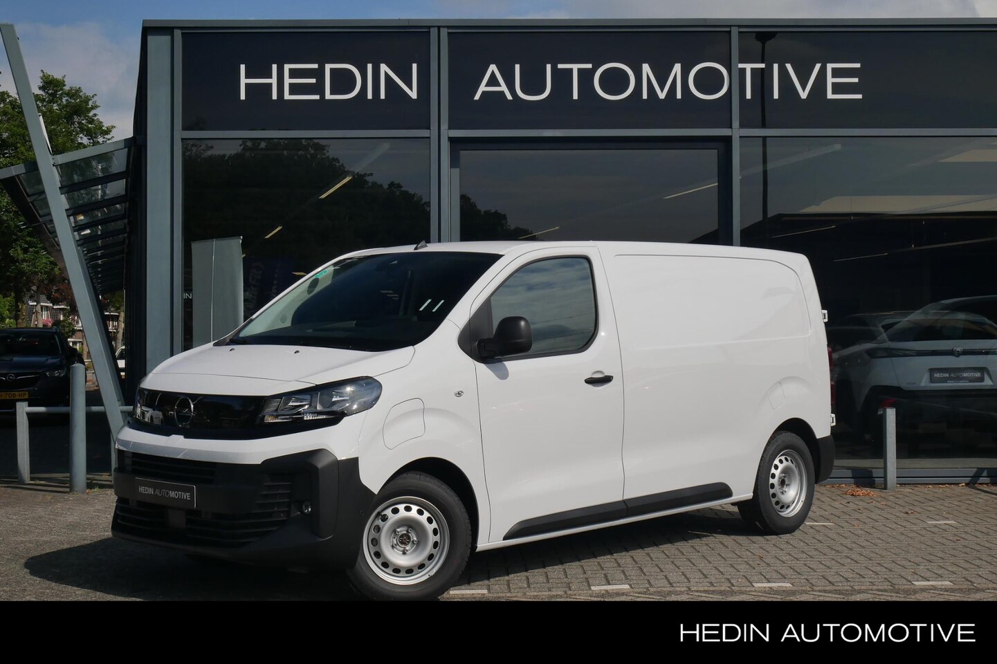 Opel Vivaro Electric - L2 75 kWh Nieuw uit voorraad | Snel Leverbaar | Zwaar Accu Pakket | Camera & PDC | Apple C - AutoWereld.nl