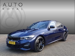 BMW 3-serie - 330e High Executive M-SPORT | SPORT INTERIEUR | NAVIGATIE | PANORAMADAK | CAMERA | ELEKTRI