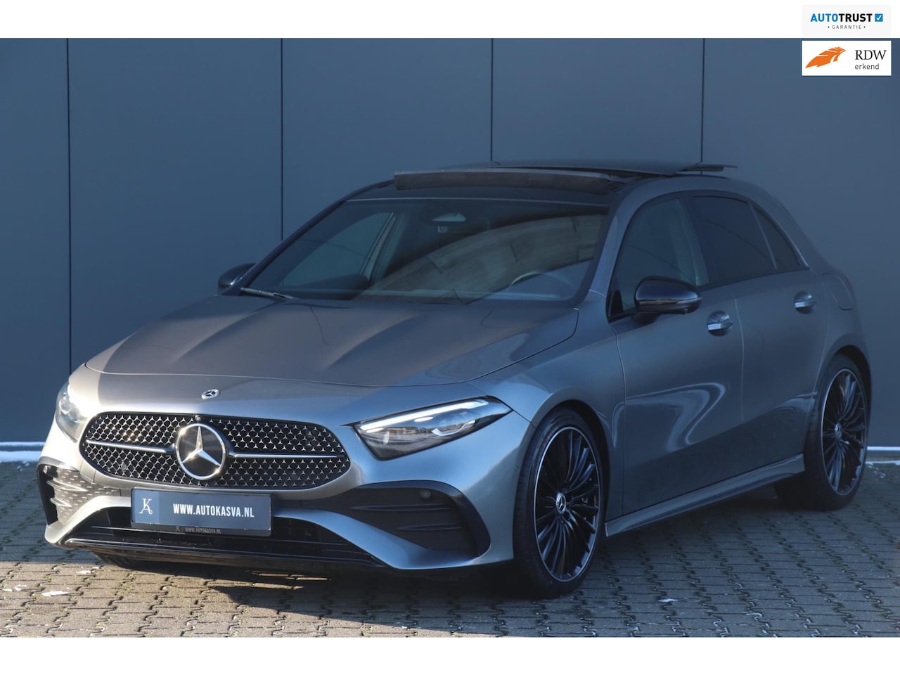 Mercedes-Benz A-klasse - 180 AMG Line | PANO | HUD | CAMERA | VOLL! - AutoWereld.nl