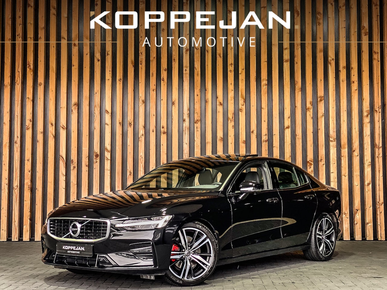 Volvo S60 - 2.0 T4 R-Design | INTELLISAFE SURROUND | SCHUIF/KANTELDAK | LED | STOELVERWARMING | - AutoWereld.nl