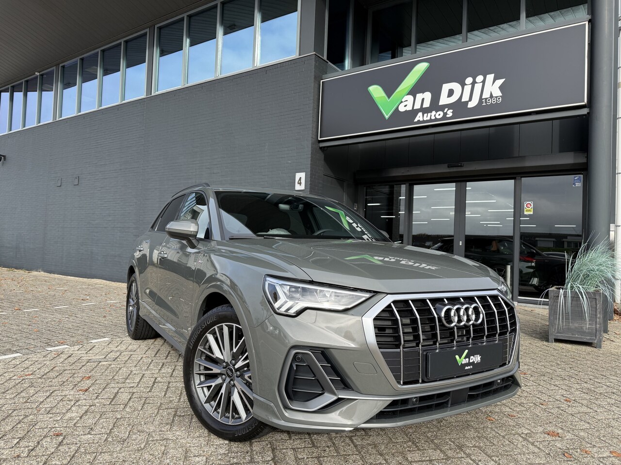 Audi Q3 - 35 TFSI 2xS-Line Navi Camera Leer - AutoWereld.nl