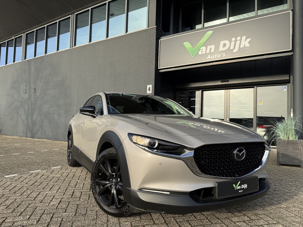 Mazda CX-30 - 2.0 e-SkyActiv-G M Hybrid Navi Camera El.Klep - AutoWereld.nl